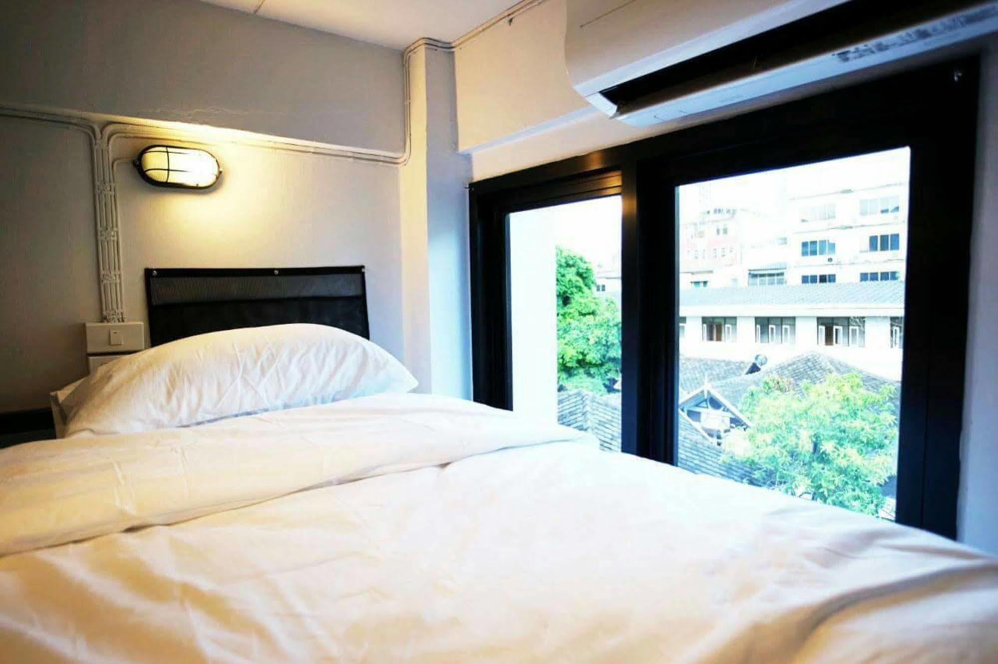 Puck Hostel Bangkok Extérieur photo